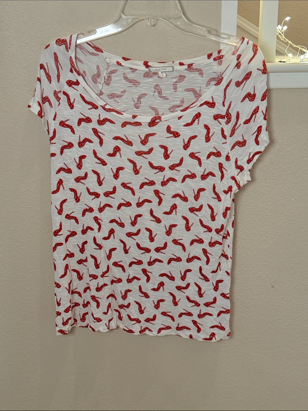 Delione White Short-Sleeve Tee with Red Shoe Print